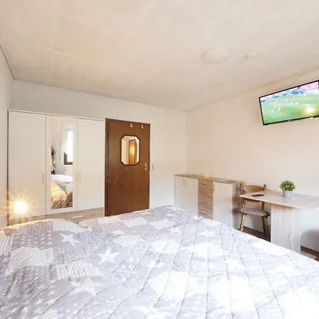 Nibelungen-stubb Mit Einer Gemeinschaftskueche Гостевой дом *