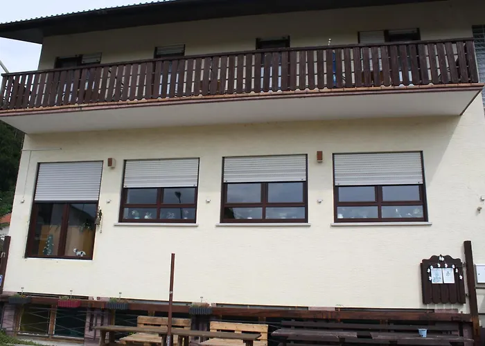 Nibelungen-stubb Mit Einer Gemeinschaftskueche Vendégház *