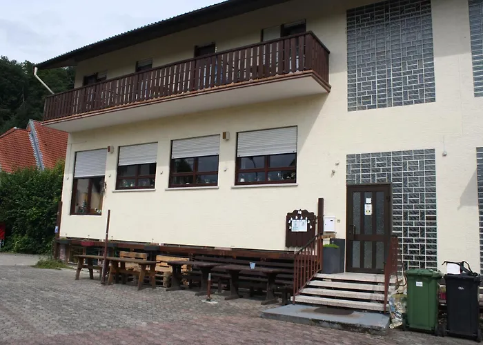 Vendégház Nibelungen-stubb Mit Einer Gemeinschaftskueche *